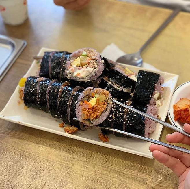 출처: hy3onis9ood님 인스타그램