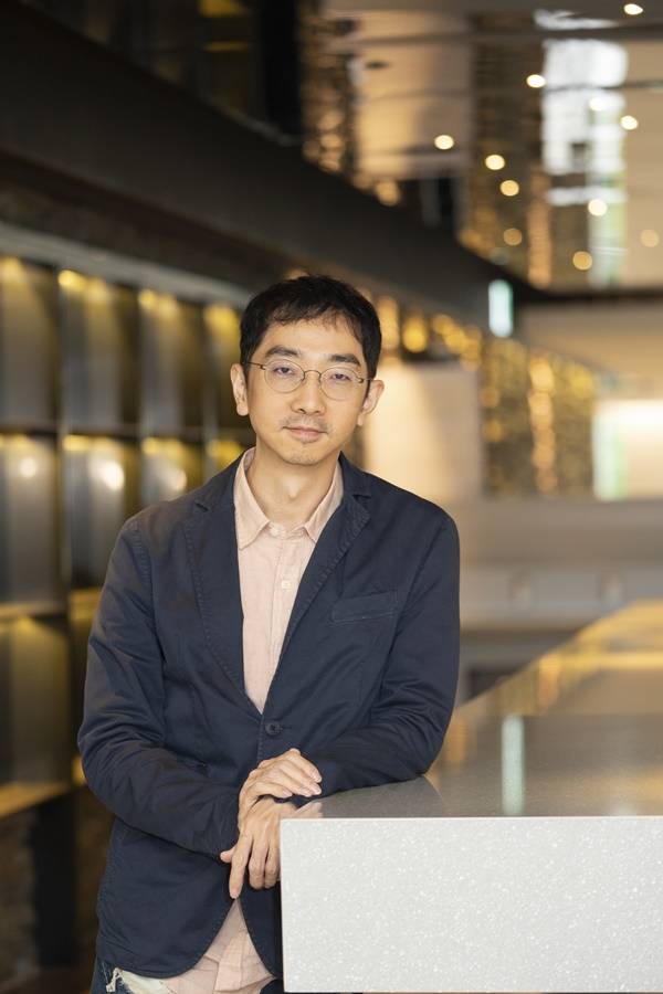 류호진 PD는 "힘든 시기에 행복하고 좋은 시절을 함께 상상해 주셔서 감사하다"고 인사했다. 제공│tvN