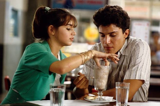 출처: <버진 로즈>