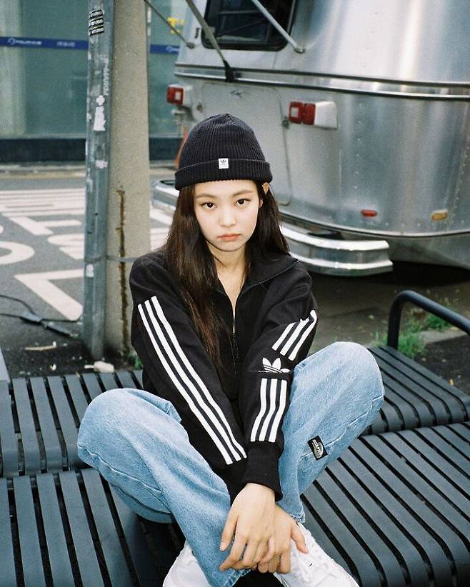 출처: @jennierubyjane