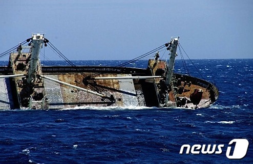 2021년 5월22일 오후 침몰한 북한 국적 화물선 청봉호. (일본 해상보안청 해상보안본부/뉴스1)