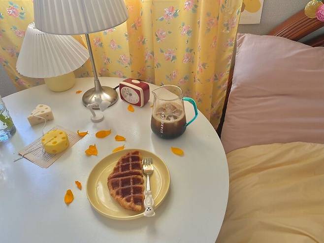 출처: 집꾸미기에서 <테이블 공간> 아이템 정보 알아보기 (▲이미지 클릭!)