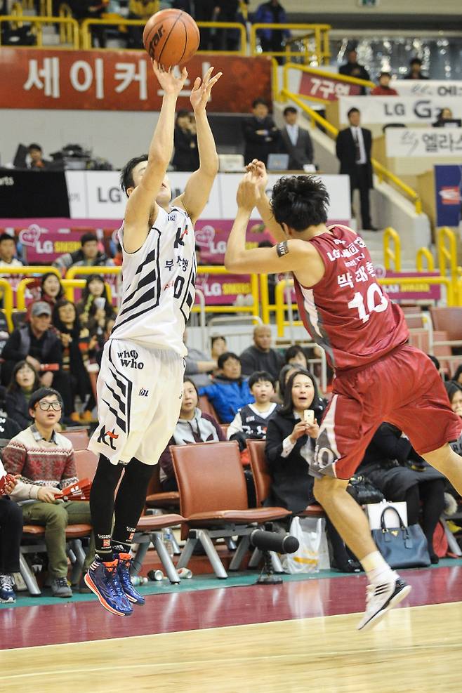 2014년 1월8일 조성민의 '더 샷'. KBL 제공