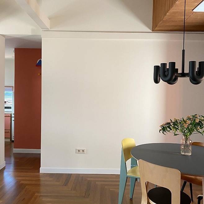 출처: <의자> 제품 정보 보러 가기 (▲이미지 클릭)