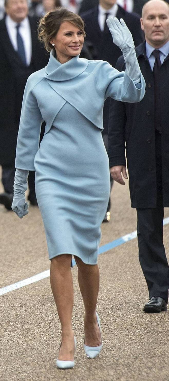 굿바이 멜라니아! 지난 4년 찬사와 논란의 퍼스트 레이디룩 33 | 패션엔