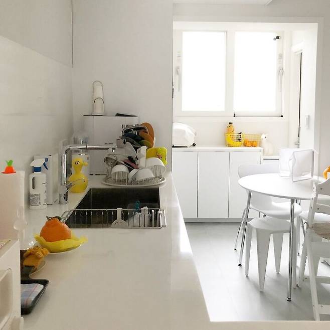 출처: <원형식탁> 등 제품정보 모아보기(▲이미지클릭)