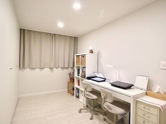 출처: <의자><책상> 등 제품정보 모아보기(▲이미지클릭)