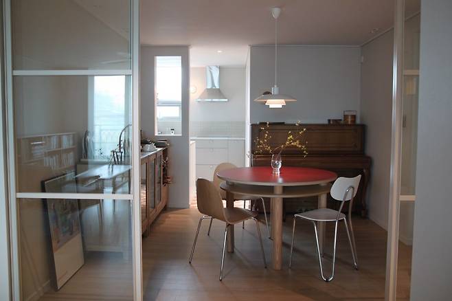 출처: <테이블><의자> 등 제품정보 모아보기(▲이미지클릭)