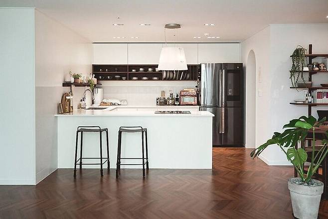 출처: <의자> 제품 정보 보러가기 (▲이미지 클릭)