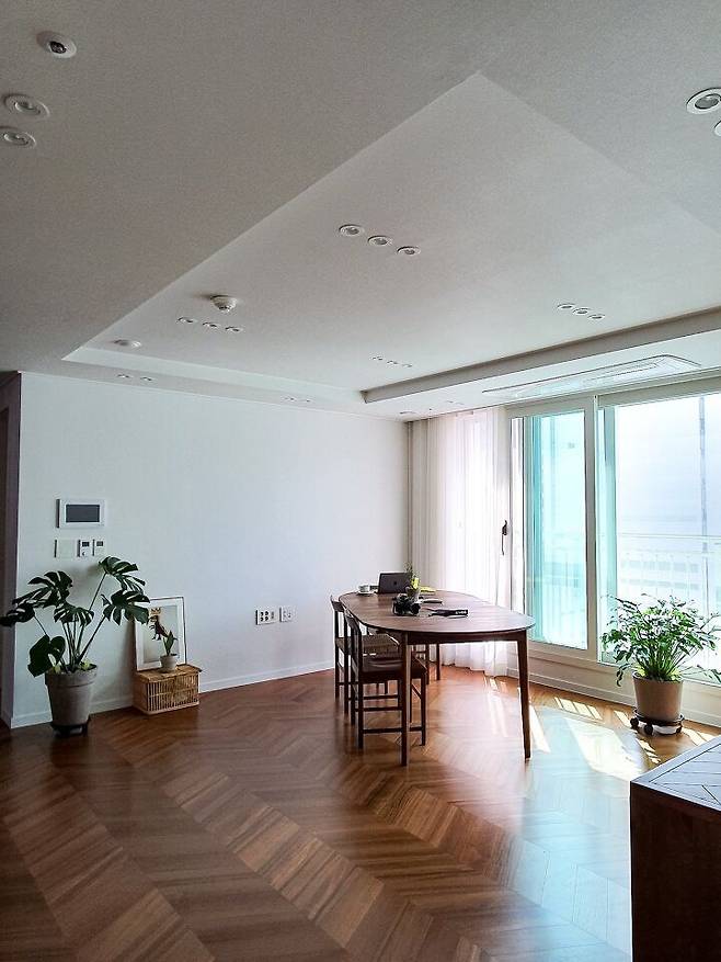 출처: <테이블> 제품 정보 보러가기 (▲이미지 클릭)