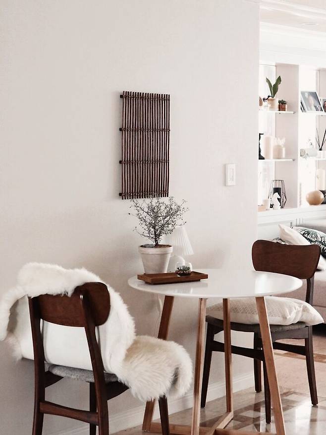 출처: <테이블> 제품 정보 보러가기 (▲이미지 클릭)