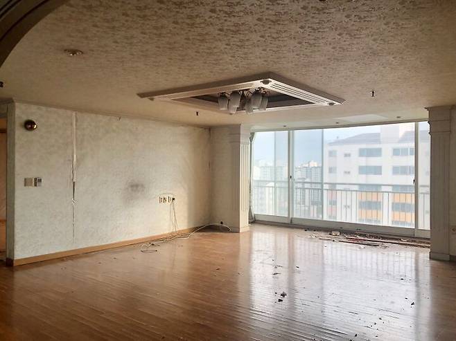 출처: 오늘의집 온라인 집들이 보러가기 (▲ 이미지 클릭)