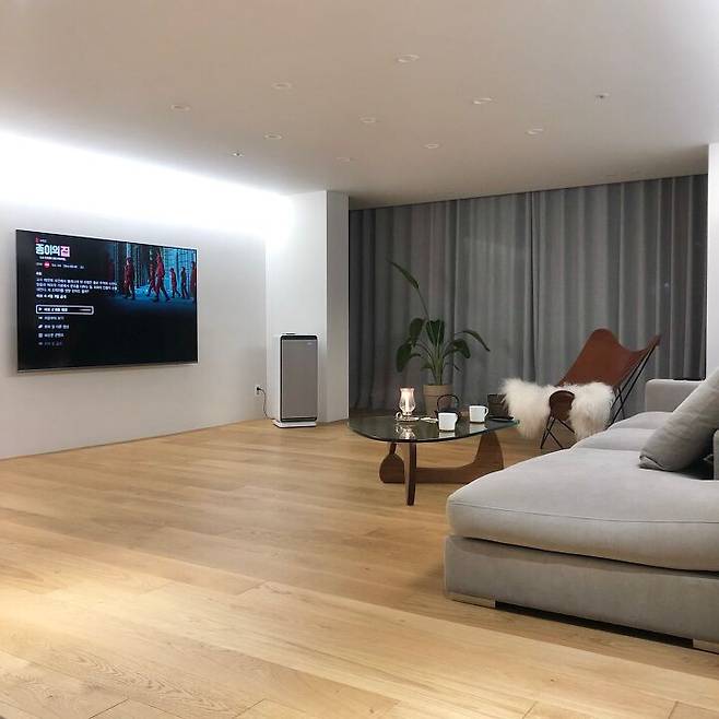 출처: <커튼> 정보 보러가기 (▲이미지 클릭)