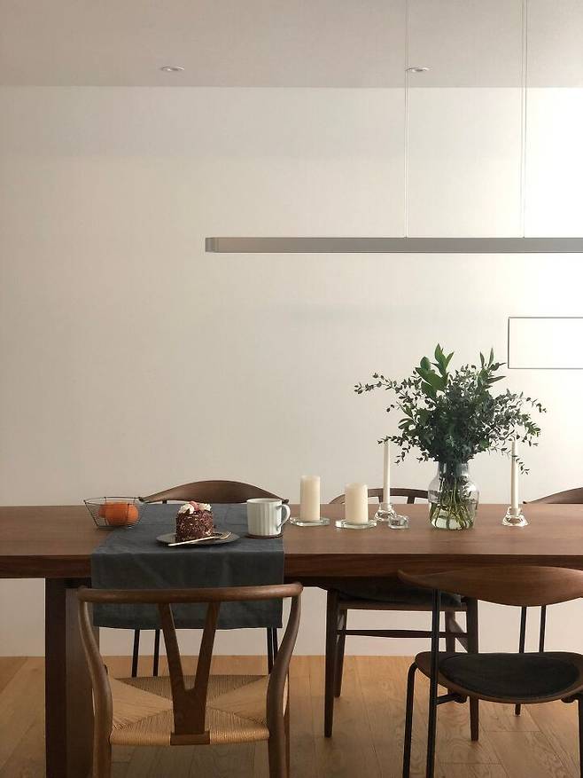 출처: <의자> 정보 보러가기 (▲이미지 클릭)