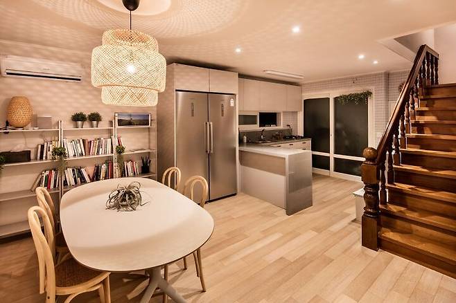 출처: <의자> 정보 보러가기 (▲이미지 클릭)