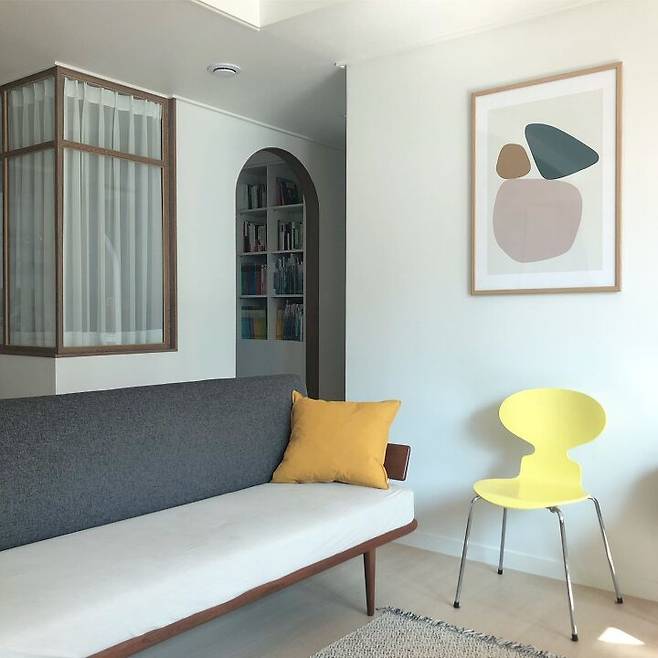 출처: <의자> 정보 보러가기 (▲이미지 클릭)