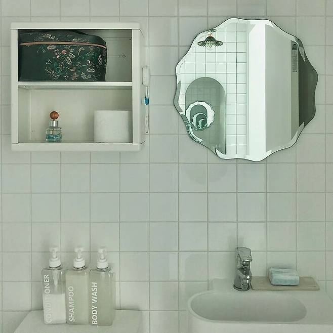 출처: <욕실장> 정보 보러가기 (▲ 이미지 클릭)