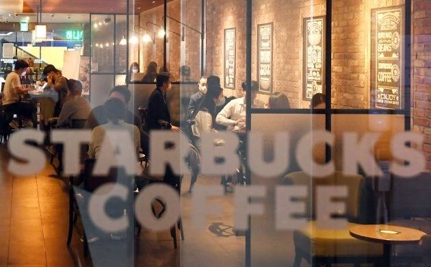 서울 시내 한 스타벅스 매장의 모습 / 김범준기자  bjk07@hankyung.com