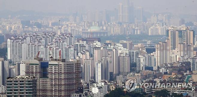 서울 남산에서 바라본 서울 시내 아파트 단지 [연합뉴스 자료사진]