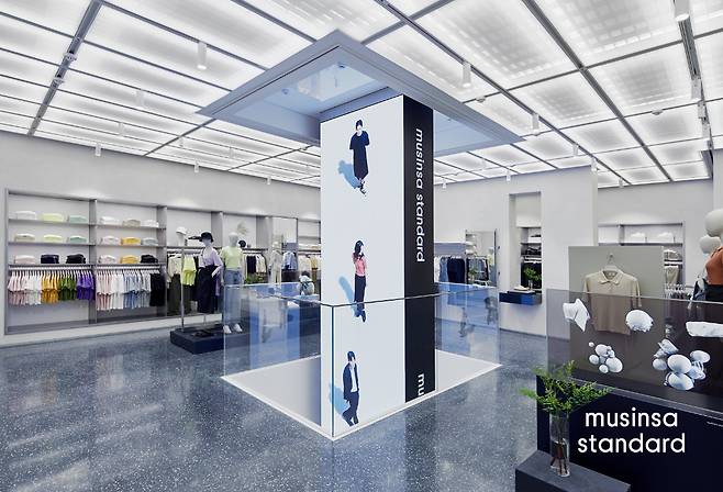 무신사 스탠다드 홍대 미디어아트 /사진=무신사