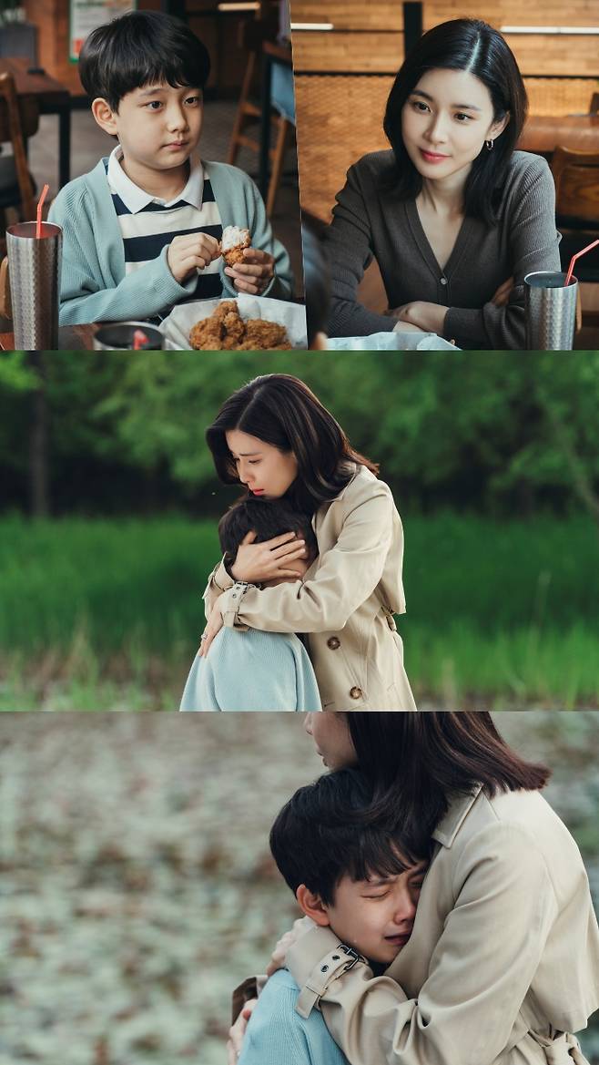 In TVNs Saturday Drama Mine, Seo Hee-soo (Lee Bo-young) collects the Sight as the scene where he went to Date with Han Ha-joon (Jung Hyun-joon) is captured.In the public photos, Seo Hee-soo sits face to face with Han Ha-joon and creates a friendly landscape.Seo Hee-soo and Han Ha-jun, who eat chicken, which is prohibited within Hyowon family (A), which is dominated by strict discipline, are not just chaebols but just ordinary hats, which creates a sad impression.Especially, Seo Hee-soos eyes looking at Han Ha-joon are filled with affection that is hard to measure depth.Then, the atmosphere that was in front of him comes without any hesitation, and Seo Hee-soo hugs Han Ha-joon and tears and adds surprise and worry.Han Ha-joon, who cried a lot, and Seo Hee-soos sad expression, which can not tolerate tears while soothing such a child, cause sadness.In the meantime, Seo Hee-soo showed his mother as much as his mother even if he did not give birth to Han Ha-joon himself.Above all, her affection for Son has already been proved several times so that she did not even know that Han Ha-joons favorite rapper concert was gone and she was the first to find her in the rain when her whereabouts became unknown.Seo Hee-soo, who was filled with infinite love for Son, was in a crisis when he learned about the identity of Han Ha-joons mother, Kang Ja-kyung (Ok Ja-yeon).I am curious about whether this will change the relationship between Seo Hee-soo and Han Ha-joon and what the meaning of the tears they shed.Meanwhile, Lee Bo-youngs response to the hard-to-mand truth can be seen on Mine which airs at 9 p.m. on the 29th.