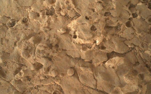 1월 30일 촬영된 화성 지표면 사진. 지표면의 특이한 질감이 잘 나타나 있다. (사진=NASA/ JPL-Caltech)