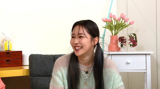 Ra Mi-ran, who transformed into Rapper in Problem Child in House, reveals an anecdote that received special coaching from 2son.KBS 2TV entertainment Problem Child in House, which will be broadcast at 10:40 pm on June 1, is a quiz program that Kim Yong-man, Song Eun-yi, Kim Sook, Jin Young-don, and Min Kyung-hoon solve common sense problems. The new song Ra Mi-ran will be released for the first time.Ra Mi-ran, who revealed his high-level rap skills on the day, actually attracted Attention by revealing that he had been coached by Son.She said, I first heard the duet song and I felt like the song was too calm and empty. I asked the eighteen-year-old son and told him that the song that can be heard more comfortably than the bread is popular these days.Ra Mi-ran said, After that, I have always been confirmed by Son and practiced rap.Ra Mi-ran, who said that he learned Rapper Miran after watching Show Me Money 9, joked that It would be fun to meet Miran, and Song Eun-yi was doing his job. Rapper Miran said, I had a direct e-mail to Song Eun-yi. I sent a self-certified self-portrait because I was afraid of misunderstanding it as spam.