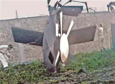 미군 스텔스 헬기 잔해. 〈사진 바이두백과〉