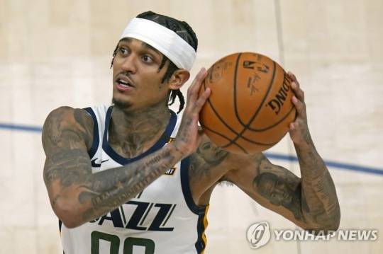 식스맨은 보통 선발 라인업에 들지 못한 멤버 중 최고의 선수를 의미한다. 올 시즌 NBA 식스맨 상을 수상한 유타 재즈 조던 클락슨. [AP=연합뉴스 자료사진]
