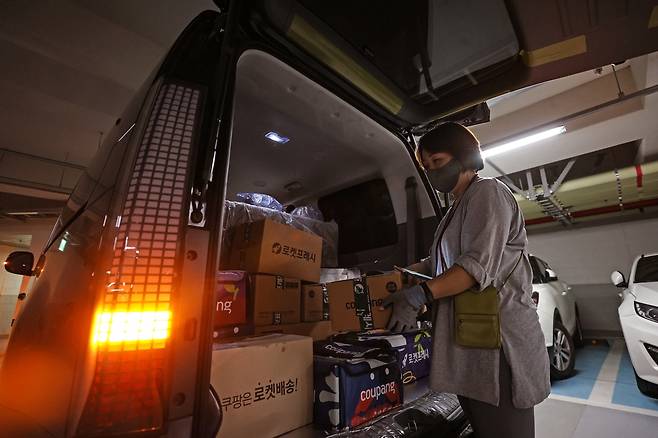 수북이 쌓인 택배 임화영 기자