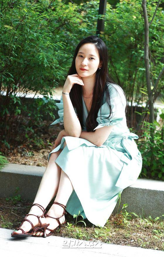 배우 이영진이 2일 오후 서울 마포구 상암동 JTBC빌딩에서 열린 일간스포츠와의 인터뷰전 포토타임을 갖고있다. 이영진은 최근 종영한 드라마 '목표가 생겼다'에서 김유미 역을 맡아 열연했다. 박찬우 기자 park.chanwoo@jtbc.co.kr 2021.06.01