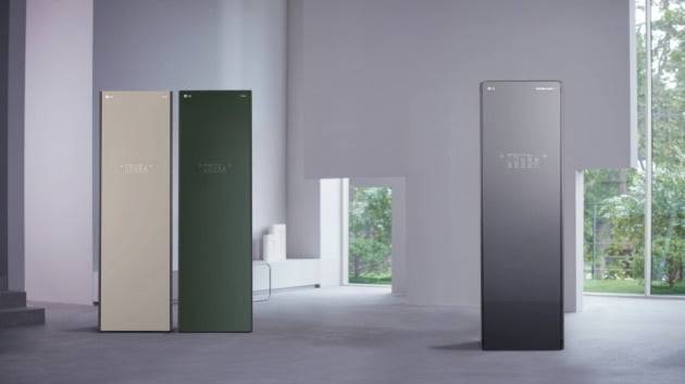 LG전자의 의류관리기 '트롬 스타일러'. 경쟁사들 보다 한발 앞서 의류관리기를 출시하며 시장을 선점했다.