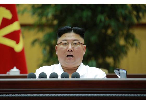 [서울=뉴시스]북한 노동신문은 김정은 국무위원장이 지난 6일 평양에서 열린 조선노동당 제6차 세포비서대회에 참석해 개회사를 했다고 7일 보도했다. (사진=노동신문 캡쳐) 2021.04.07. photo@newsis.com *재판매 및 DB 금지