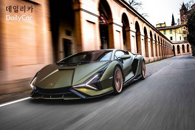 람보르기니 시안 로드스터 </figcation>