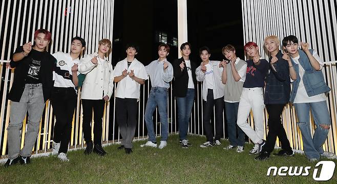 더보이즈. 왼쪽부터 에릭, 케빈, 상연, 선우, 현재, 영훈, 주연, 주학년, 큐, 제이콥, 뉴./뉴스1 © News1 박세연 기자