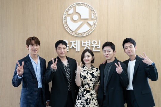'슬기로운 의사생활' 출연진/사진=tvN 제공