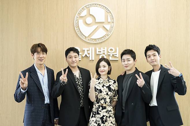 tvN 새 목요드라마 '슬기로운 의사생활 2' 출연진 [tvN 제공. 재판매 및 DB 금지]