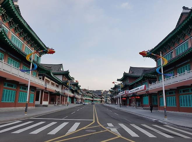 중국 지린성 옌볜(延邊) 조선족자치주 옌지(延吉)의 조선족민속원 인근 [촬영 차병섭]