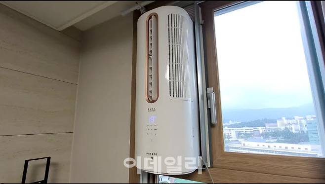 ‘파세코 창문형 에어컨3’를 설치한 모습.