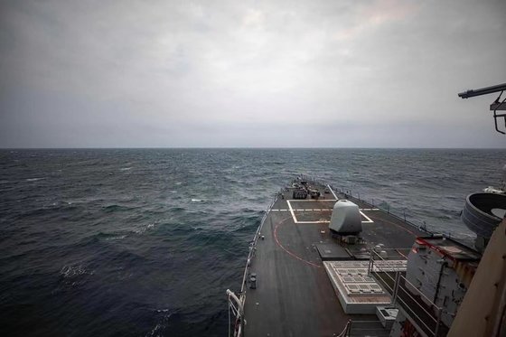 지난 4월 미 해군 맥케인함이 대만해협 내 국제 수역을 지났다고 밝히면서 관련 사진을 공개했다. 미 태평양 함대