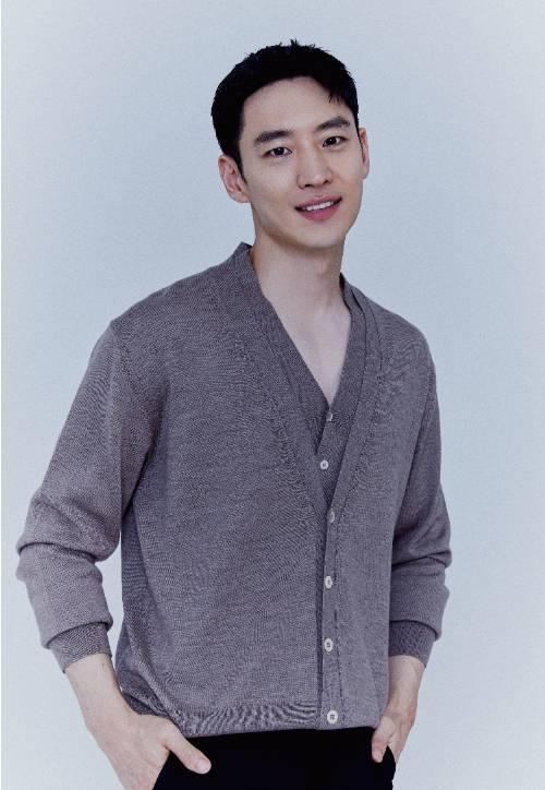 SBS 금토드라마 '모범택시'에서 김도기 역을 연기한 배우 이제훈. PRJ 제공