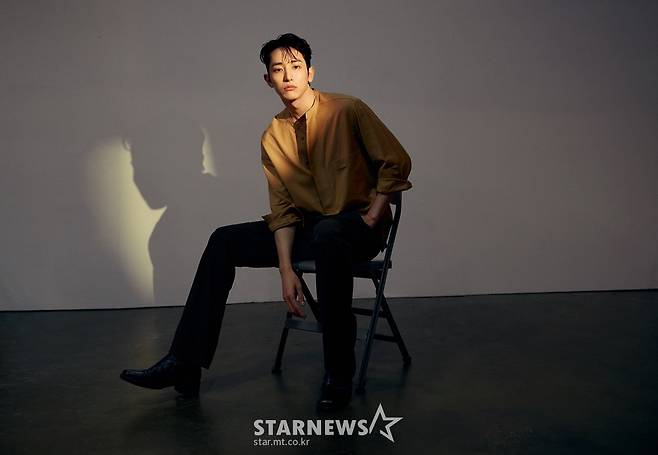 영화 '파이프라인'의 주연배우 이수혁이 24일 오전 온라인으로 진행된 인터뷰를 위해 포즈를 취하고 있다. /사진제공=YG엔터테인먼트 /사진=이동훈 기자 photoguy@