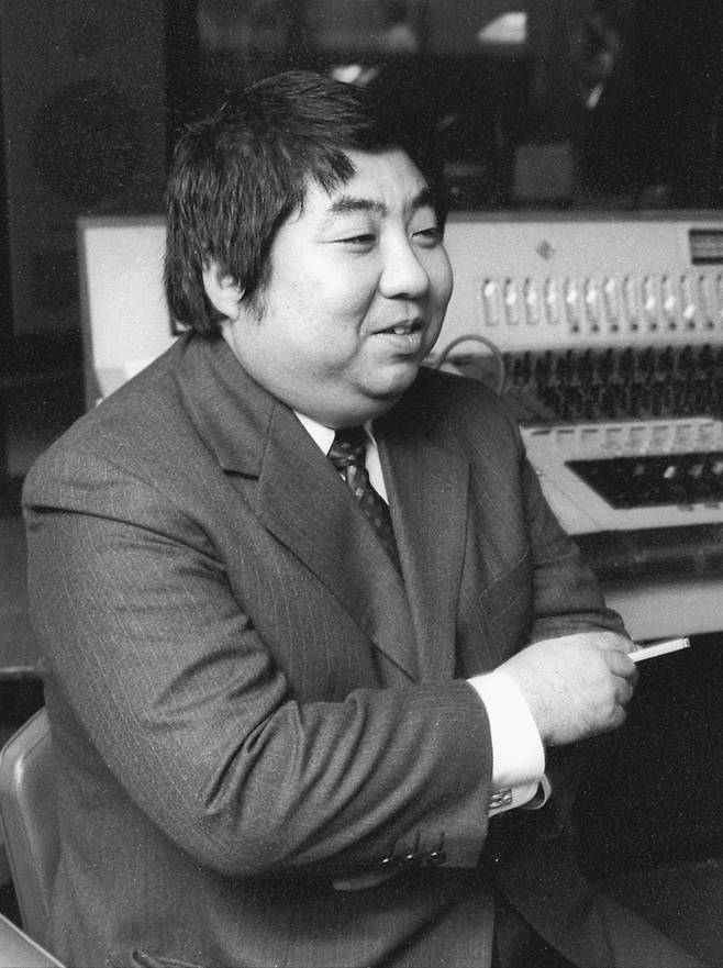 (도쿄 교도=연합뉴스) 지난달 30일 88세를 일기로 사망한 일본의 유명 작곡가 고바야시 아세이(小林亞星) 씨. 사진은 30대 시절의 고인 모습.