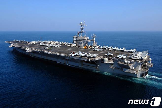 남중국해에 주둔하고 있는 미 해군 항공모함 로널드 레이건호 © AFP=뉴스1