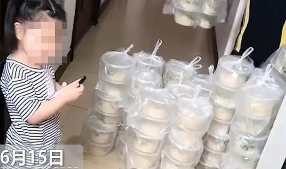 국수 100그릇을 주문했다는 네 살배기 아이. 웨이보