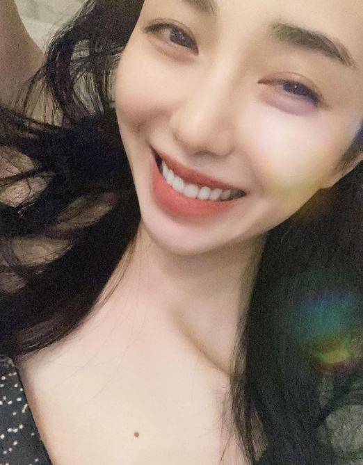 그룹 AOA 출신 배우 권민아가 무속인을 만나 굿을 한뒤 평온한 일상을 보내고 있다고 말했다./사진=권민아 인스타그램