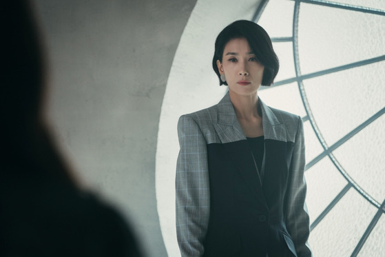 Kim portrays the aristocratic daughter-in-law of a chaebol family in tvN drama series "Mine." [TVN]