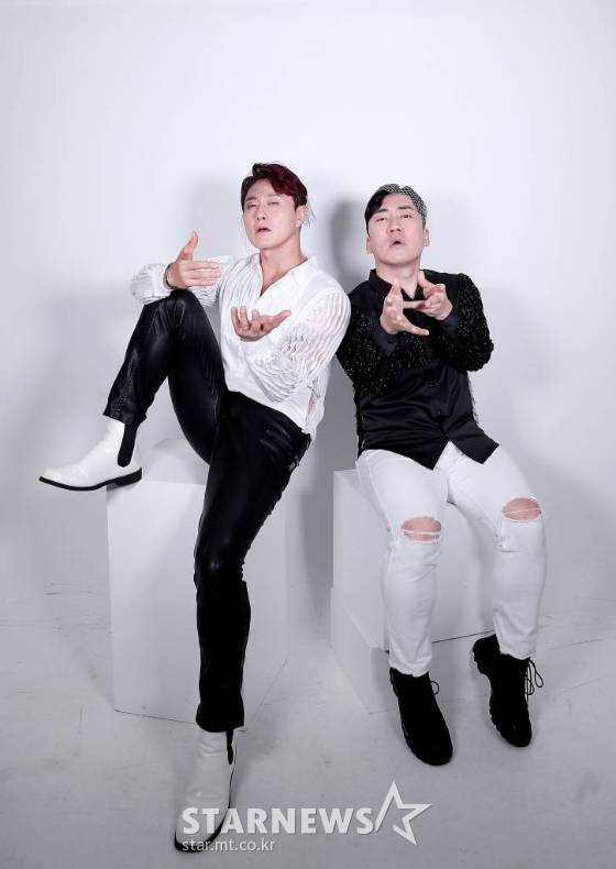 다비쳐를 결성해 활동 중인 김원효(사진 왼쪽), 이상훈/사진=김창현 기자 chmt@