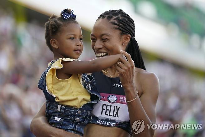 앨리슨 펠릭스와 딸 캠린 [AP=연합뉴스 자료사진]