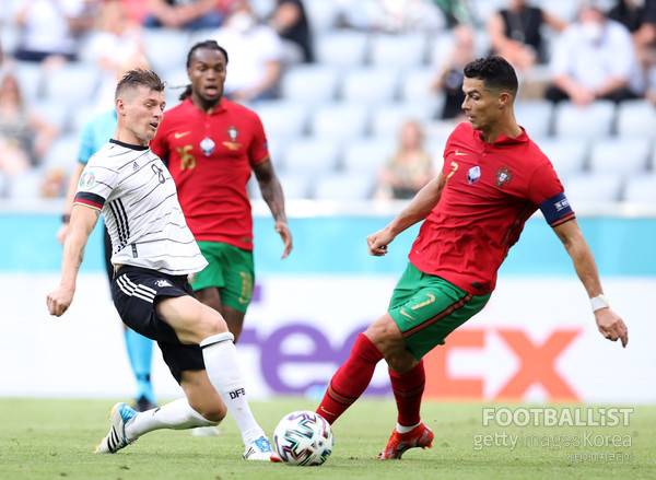 토니 크로스(왼쪽, 독일대표팀), 크리스티아누 호날두(포르투갈대표팀). 게티이미지코리아